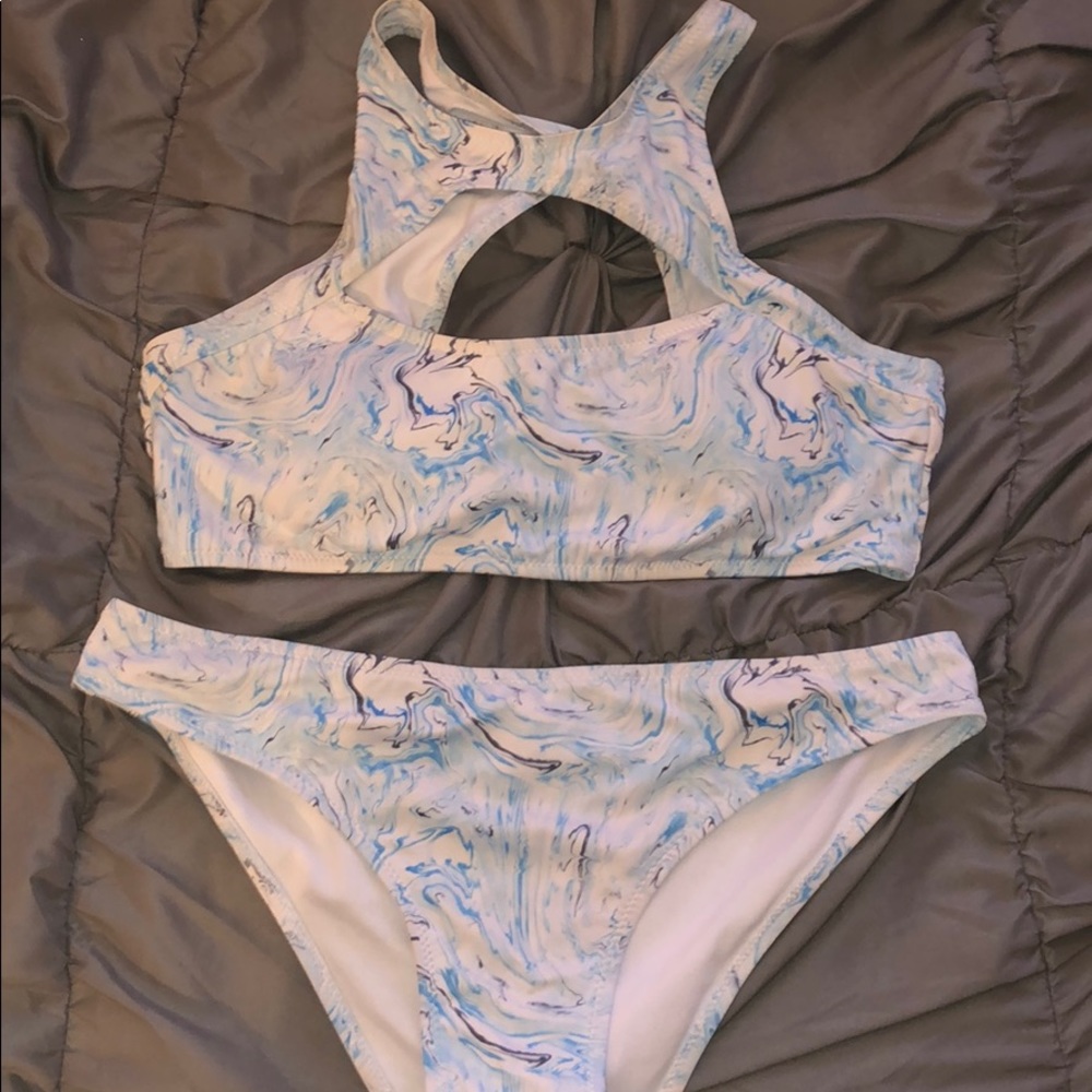 Cupshe bikini blue and white marble